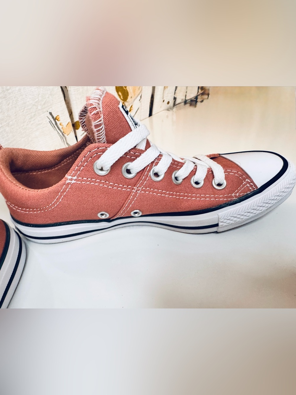 Converse All Stars Low Top Salmon Worn Twice Women’s Size 8 - Picture 4 of 9
